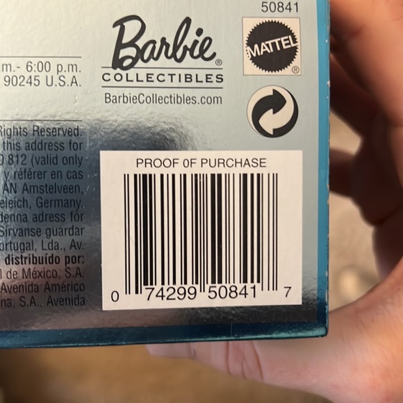 2001 Barbie. - Picture 3 of 3